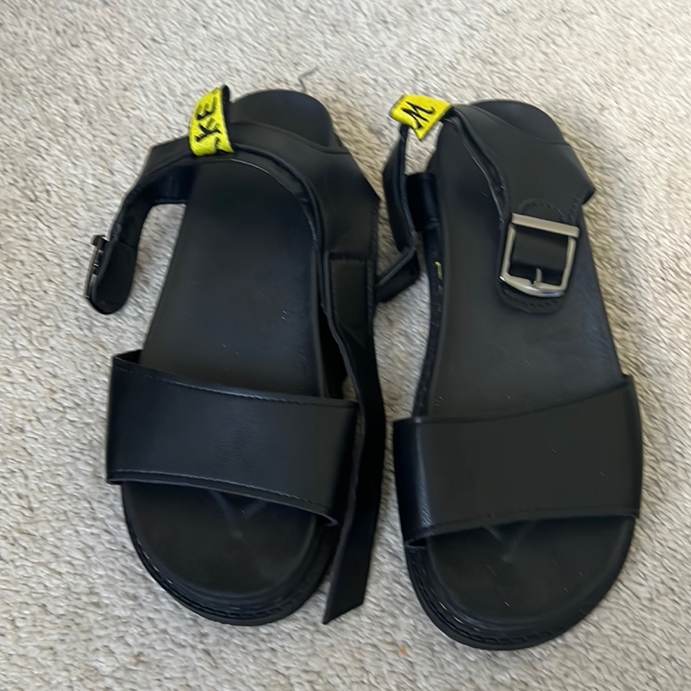 Doc Marten Sandals type sandals. Size 41. Black